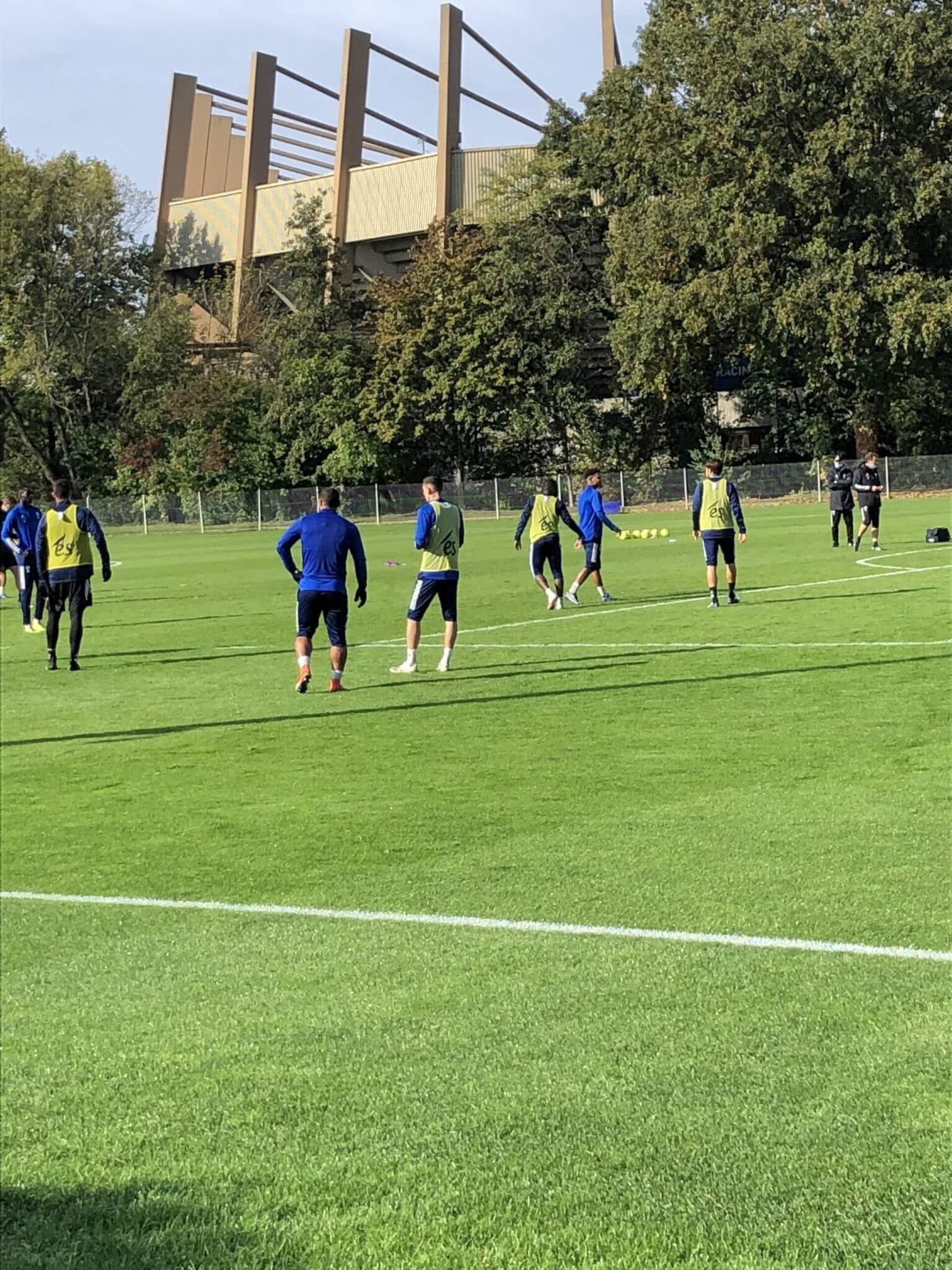 Avec une fin de match frileuse, le Racing gâche des points face à Brest