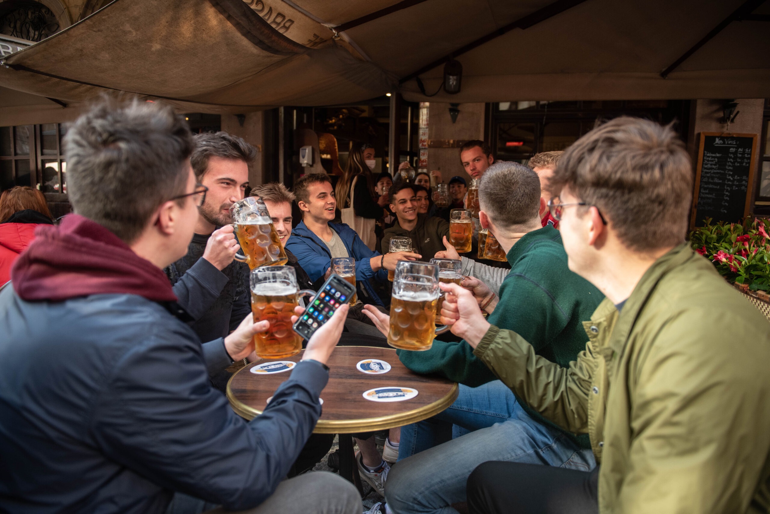 Réouverture des bars et restaurants : quand l’effervescence regagne les rues de Strasbourg