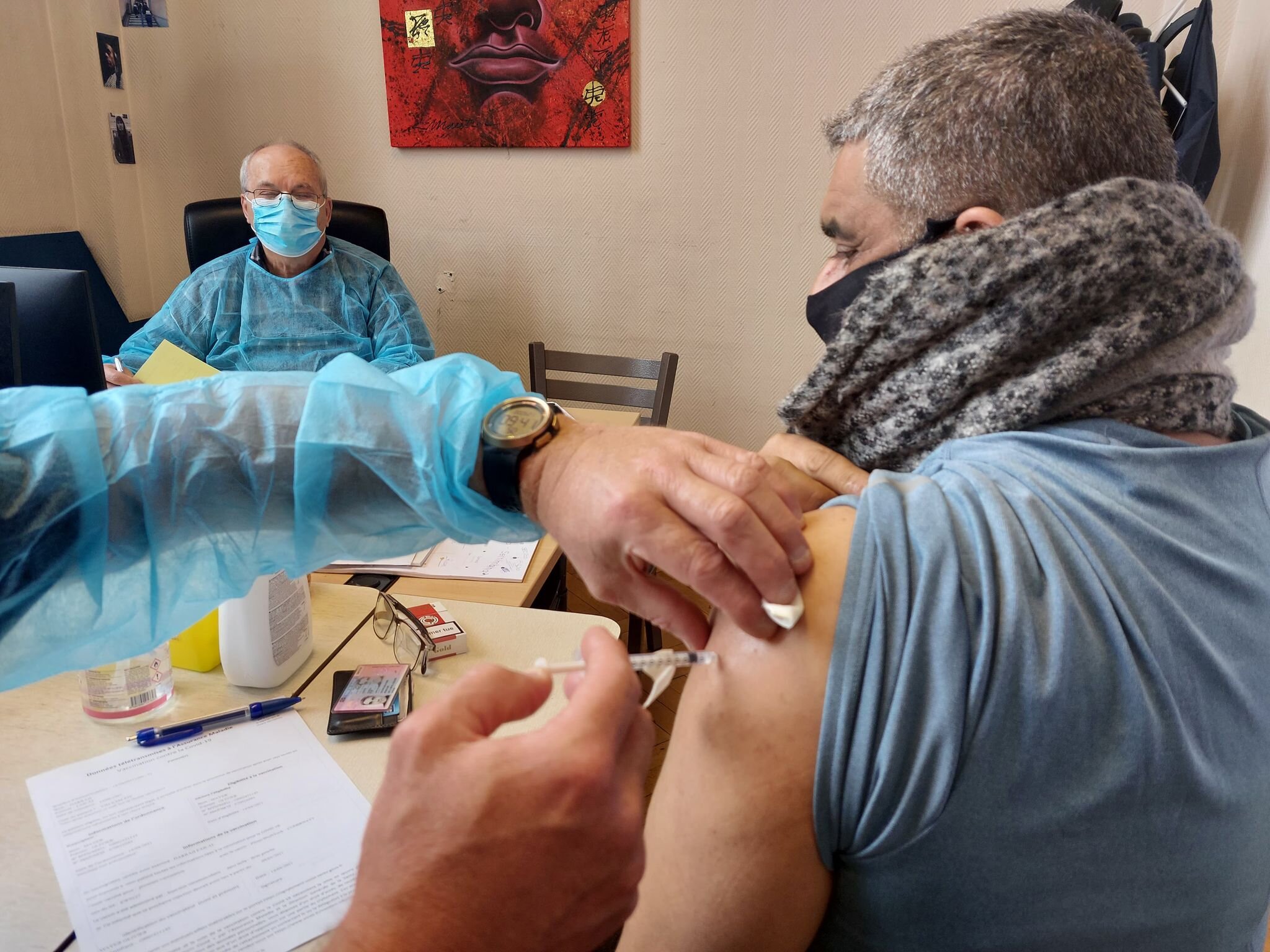 Dans la rue, les personnes précaires, plus exposées au Covid, restent éloignées du vaccin