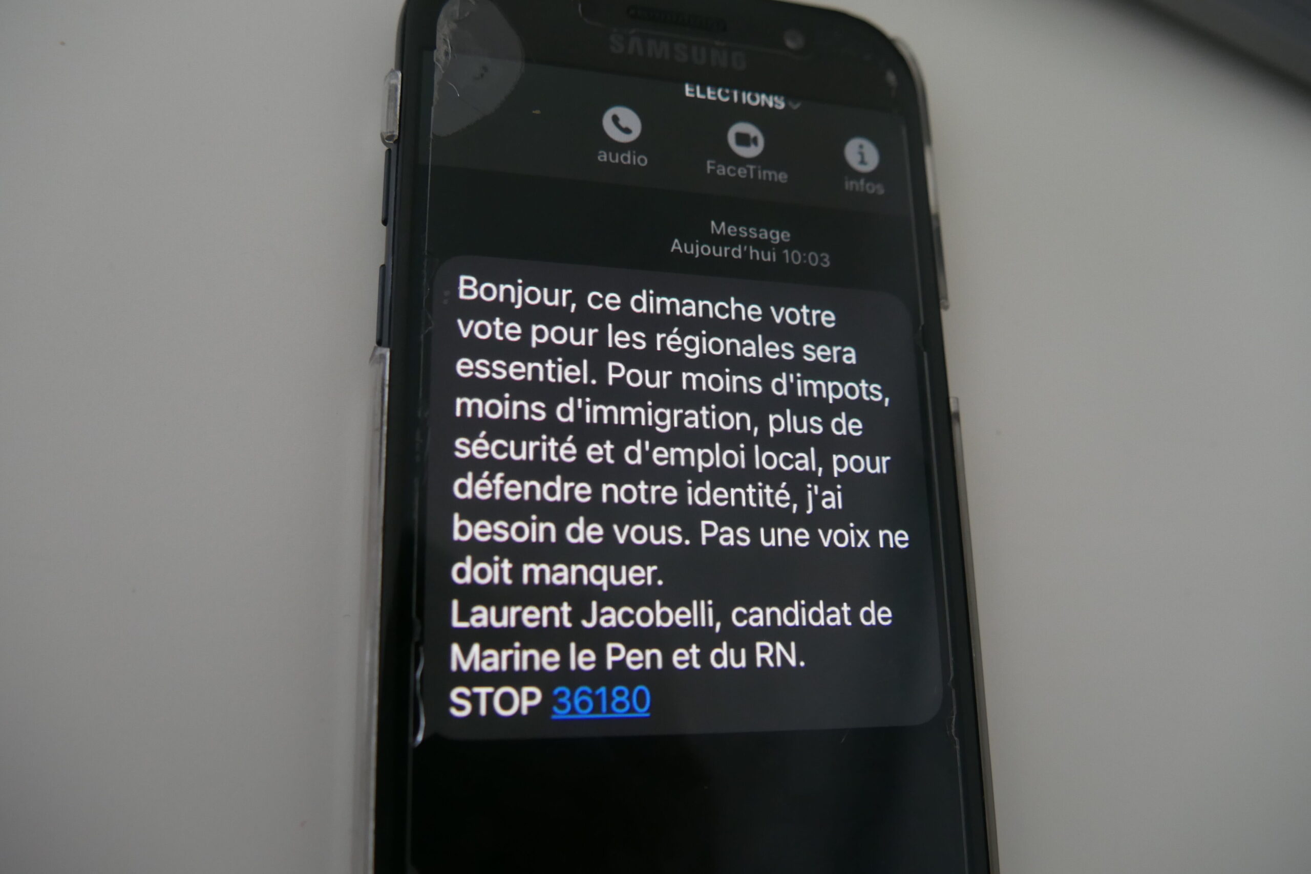 Elections régionales : « J’ai reçu un texto du RN. Comment ont-ils trouvé mon numéro ? »