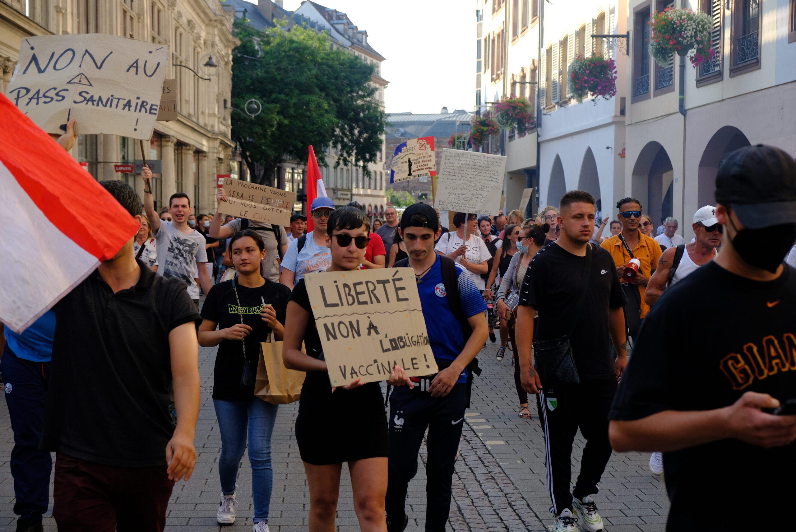 Samedi 24 Juillet, nouvelle manifestation contre le pass sanitaire place Kléber