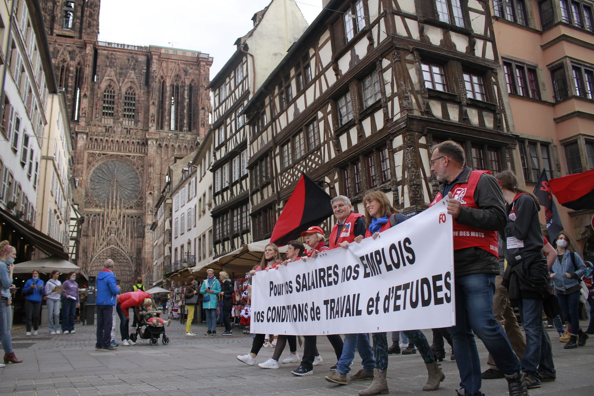 Un millier de personnes contre les réformes des retraites et de l’assurance chômage