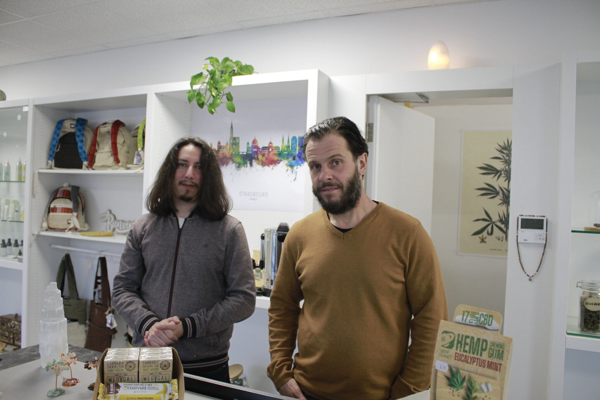 Gérald Darmanin a failli couler la boutique de ces deux passionnés de chanvre