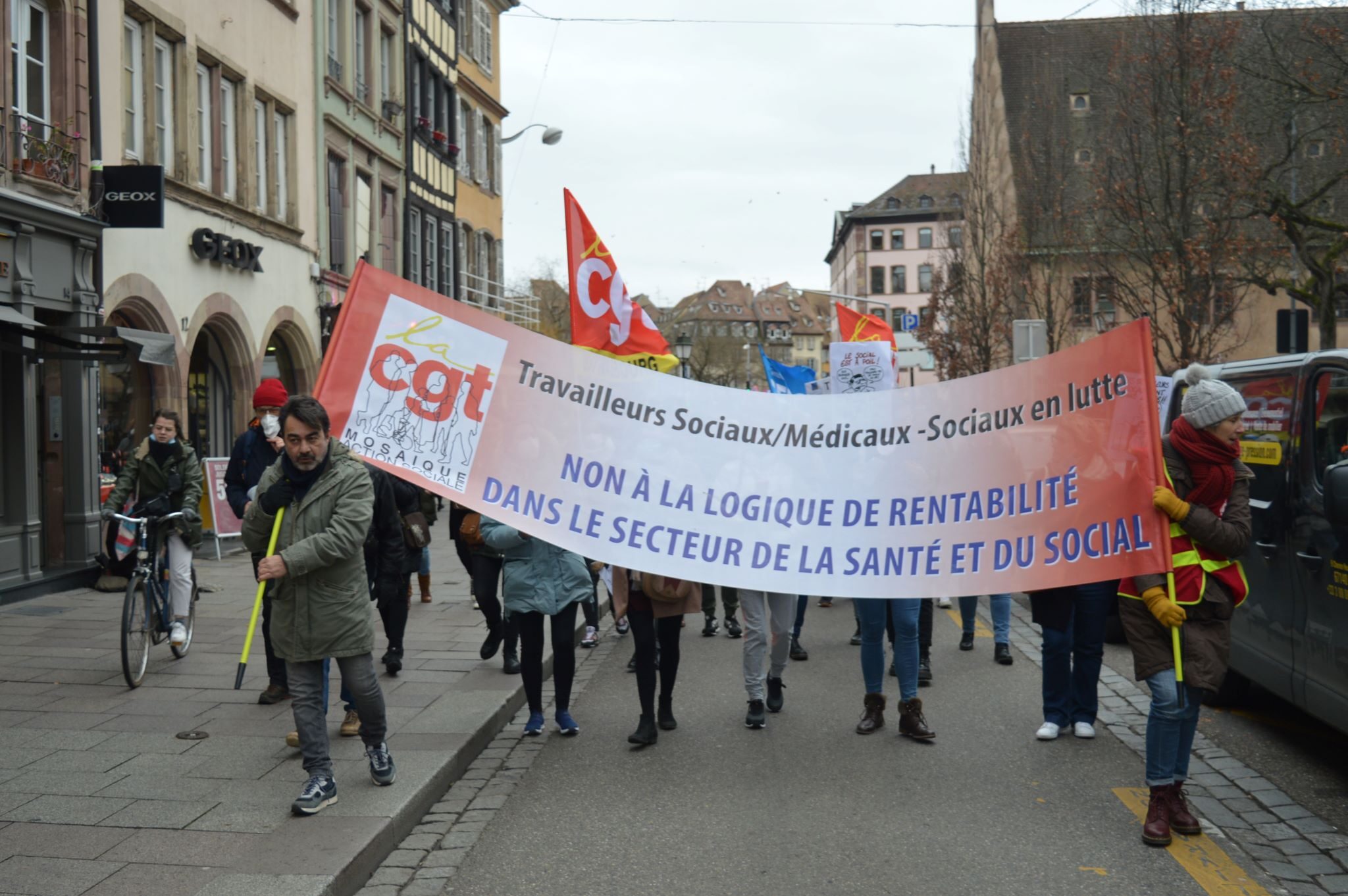 Des professionnels du secteur social demandent à la Collectivité d’Alsace de mobiliser son excédent budgétaire