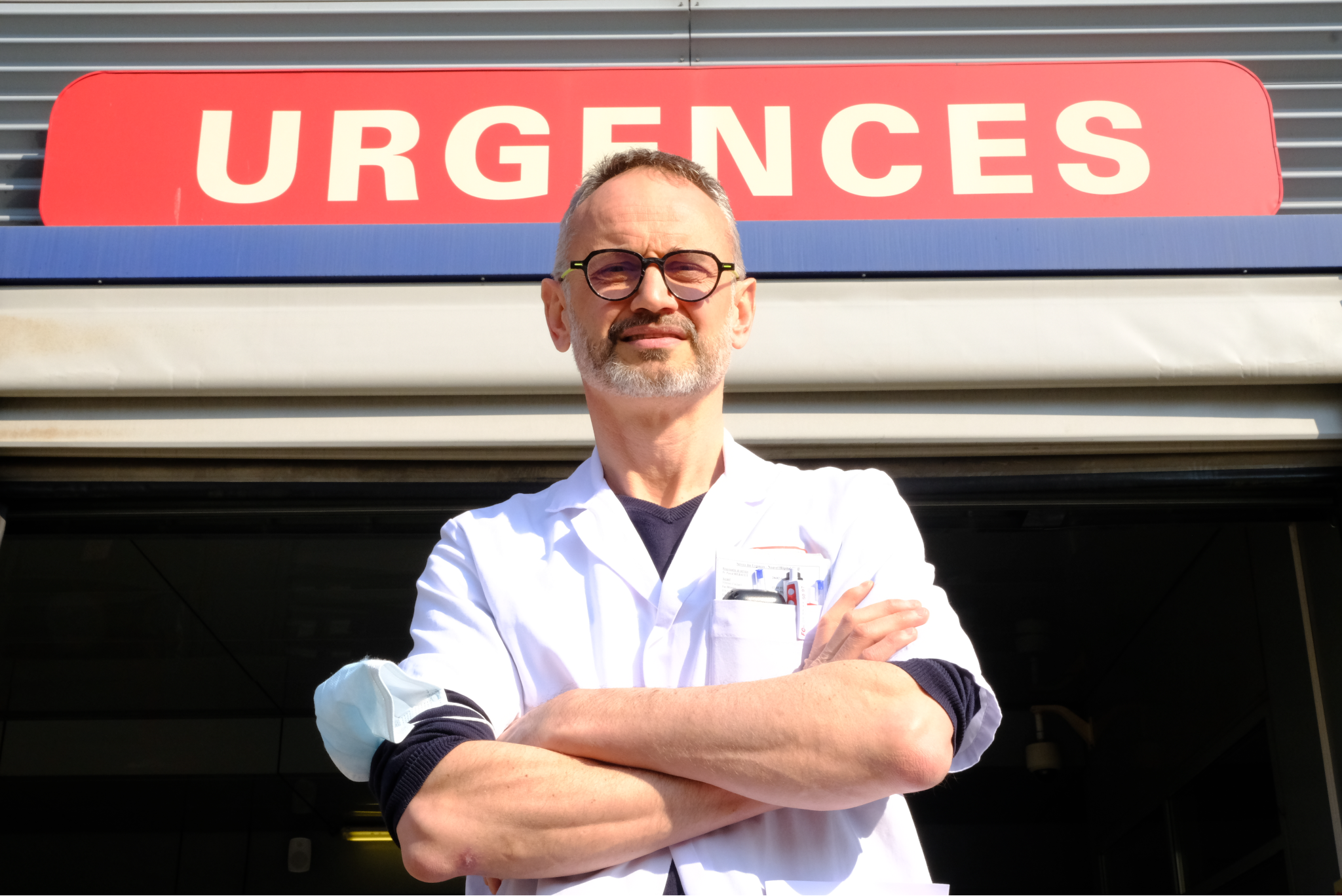 Complément d’enquête aux Hôpitaux de Strasbourg : un médecin filme la saturation des urgences