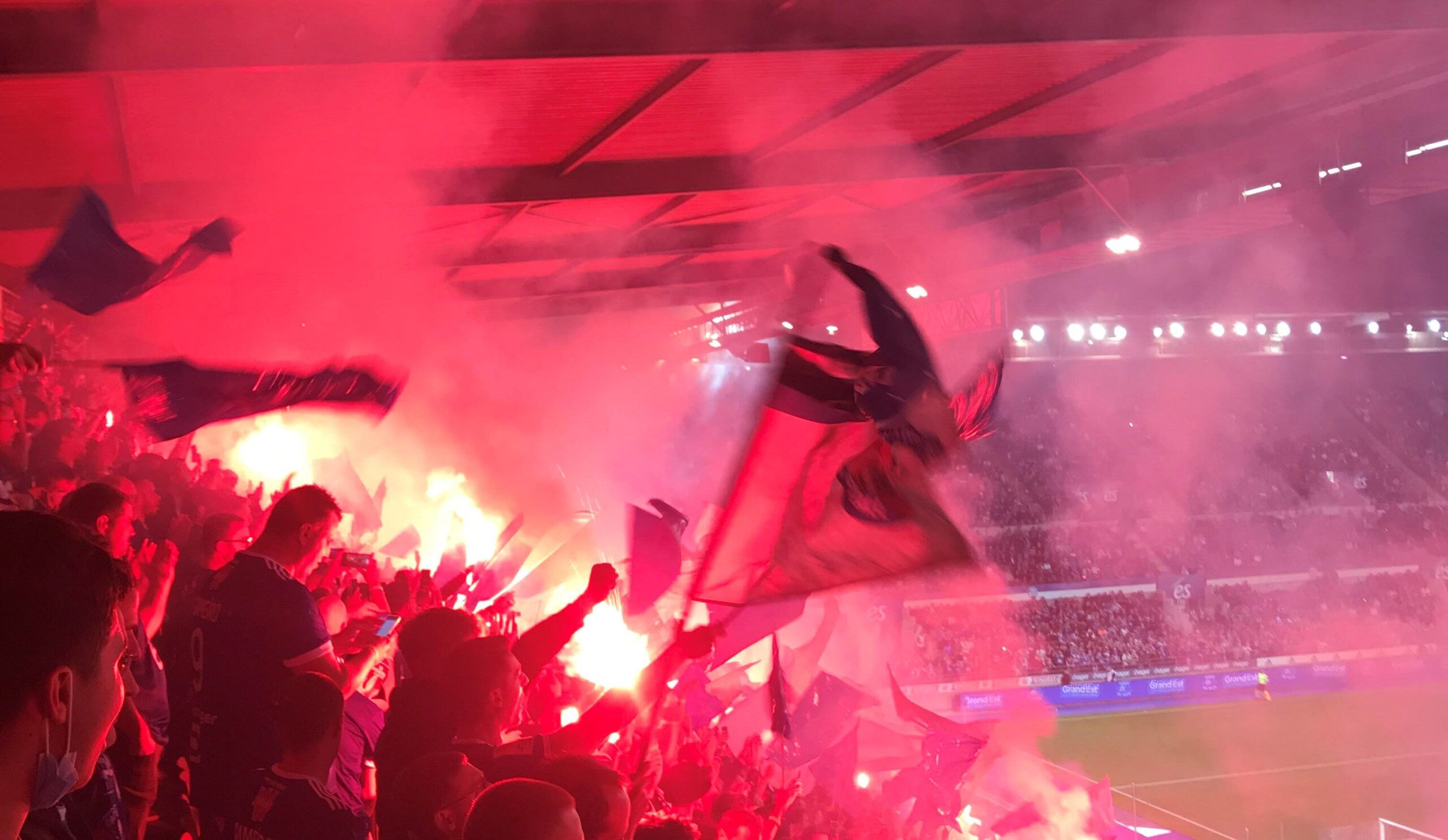 La préfecture n’avait pas le droit d’interdire de stade tout un groupe de supporters du Racing