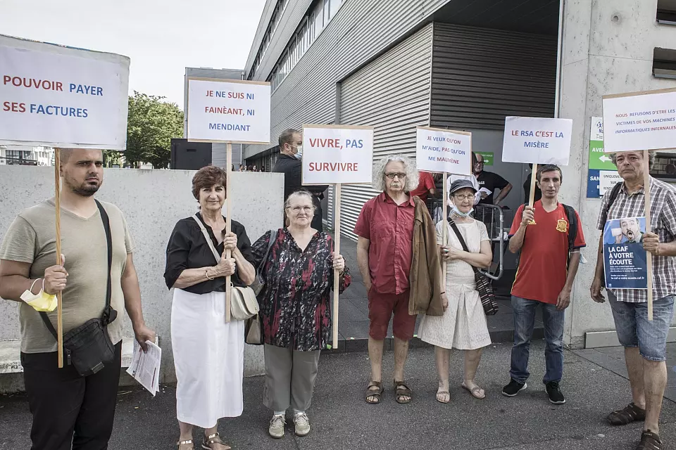 À Mulhouse, une asso contre les naufragés de la dématérialisation de la Caisse d’allocations familiales