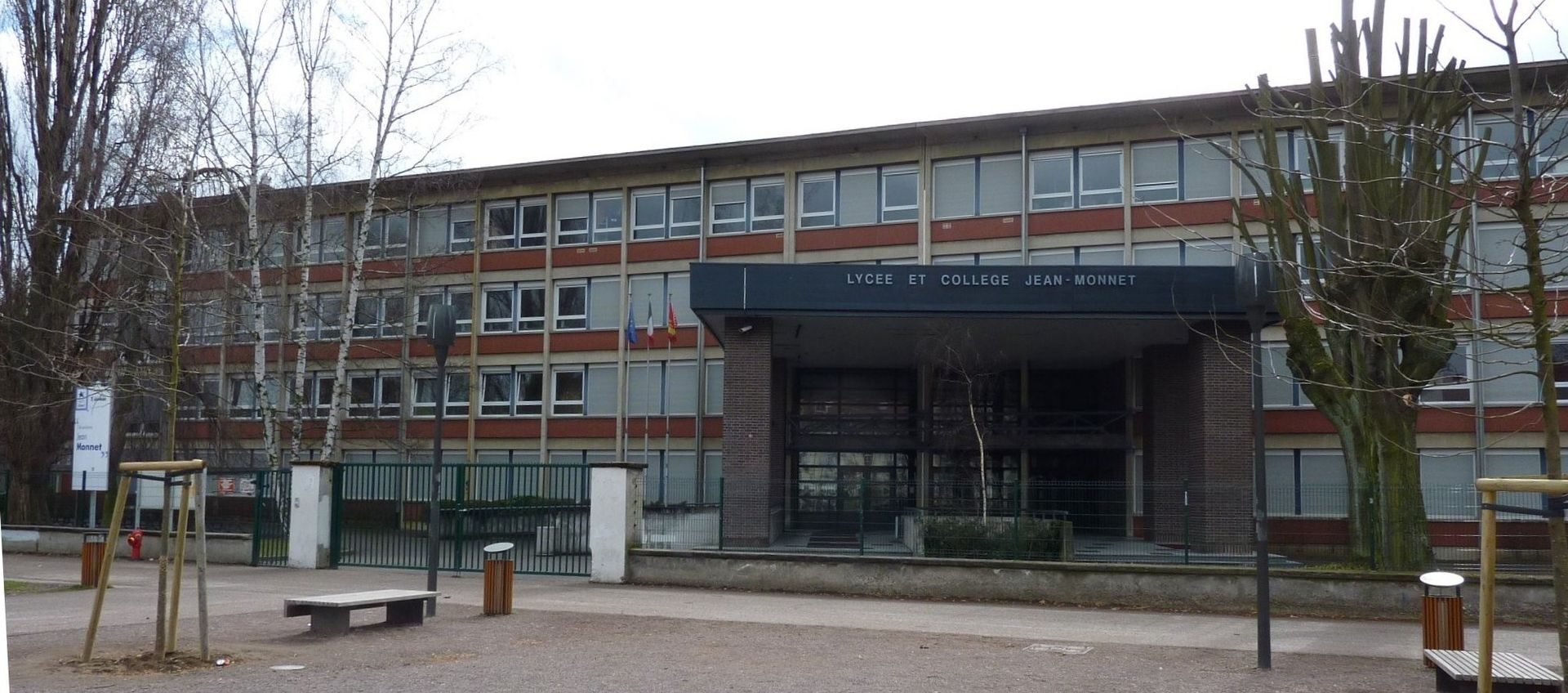 Au collège Jean Monnet, une manifestation contre deux fermetures de classe