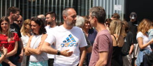 À Adidas, des salariés protestent contre le projet de déménagement du siège vers Paris