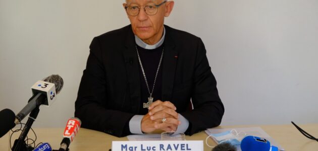 Le pape et le président de la République acceptent la démission de Mgr Ravel