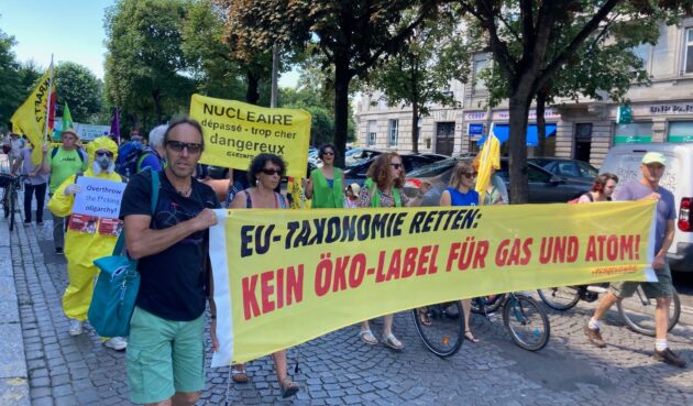 Manifestation anti-nucléaire à Strasbourg le 5 juillet 2022