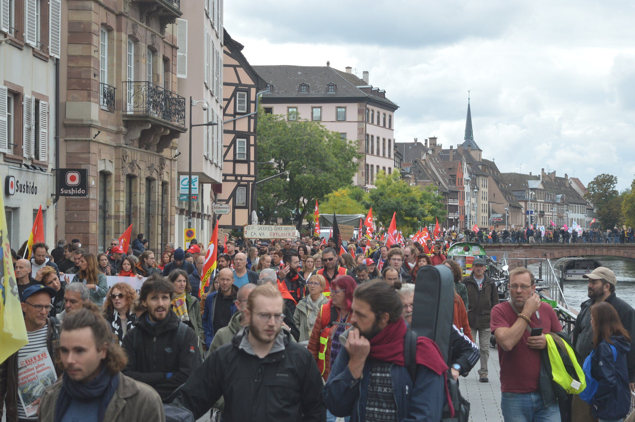2 000 personnes dans la rue à Strasbourg contre la vie chère : « Je ne mange plus qu’un repas par jour »