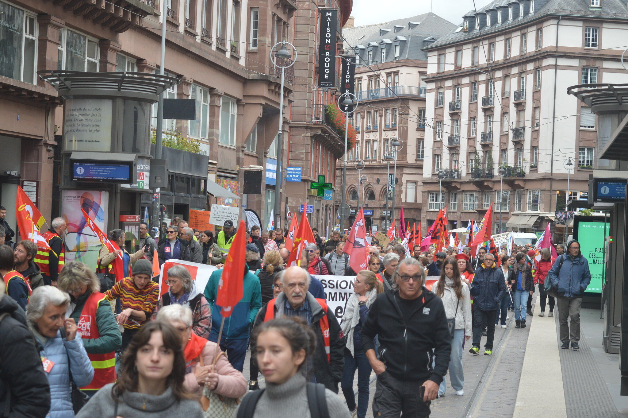 Grève et manifestation mardi en relais du mouvement dans les raffineries