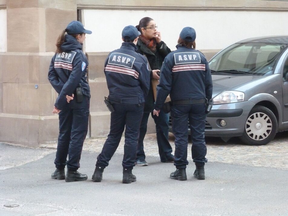 Les agents surveillant la voie publique de Strasbourg en grève