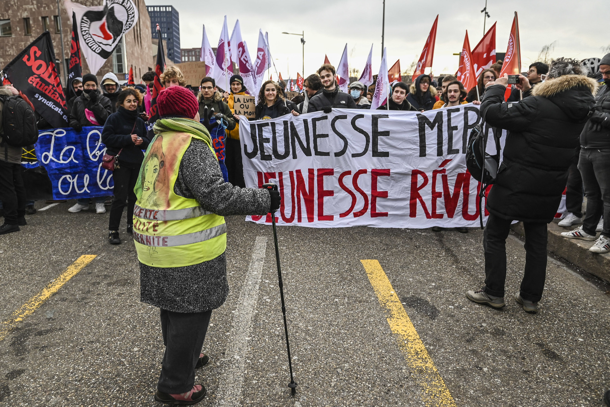 Grèves et manifestation pour l’augmentation des salaires vendredi 13 octobre : cantines scolaires fermées, transports perturbés