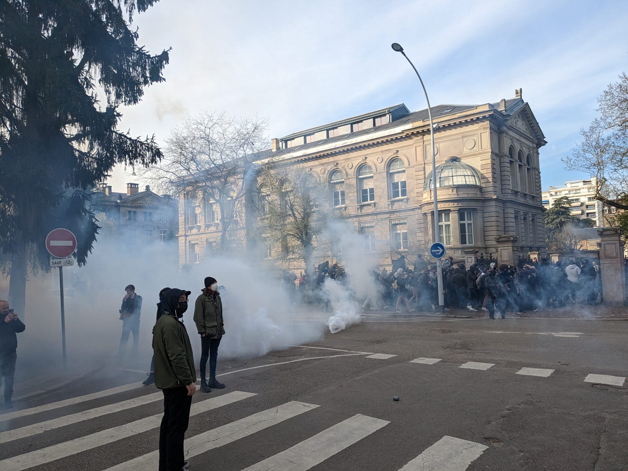 À Strasbourg, des femmes témoignent de dérèglements hormonaux après leur exposition au gaz lacrymogène