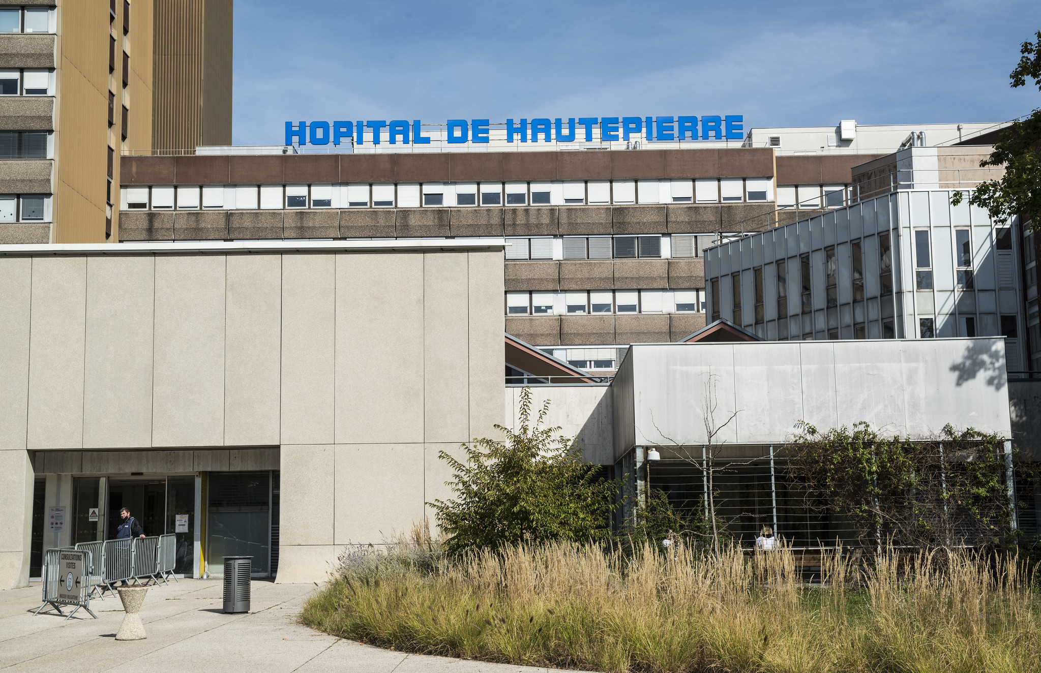 « Des équipes à bout, en pleurs » : Deux services de chirurgie de l’hôpital public en grève jeudi