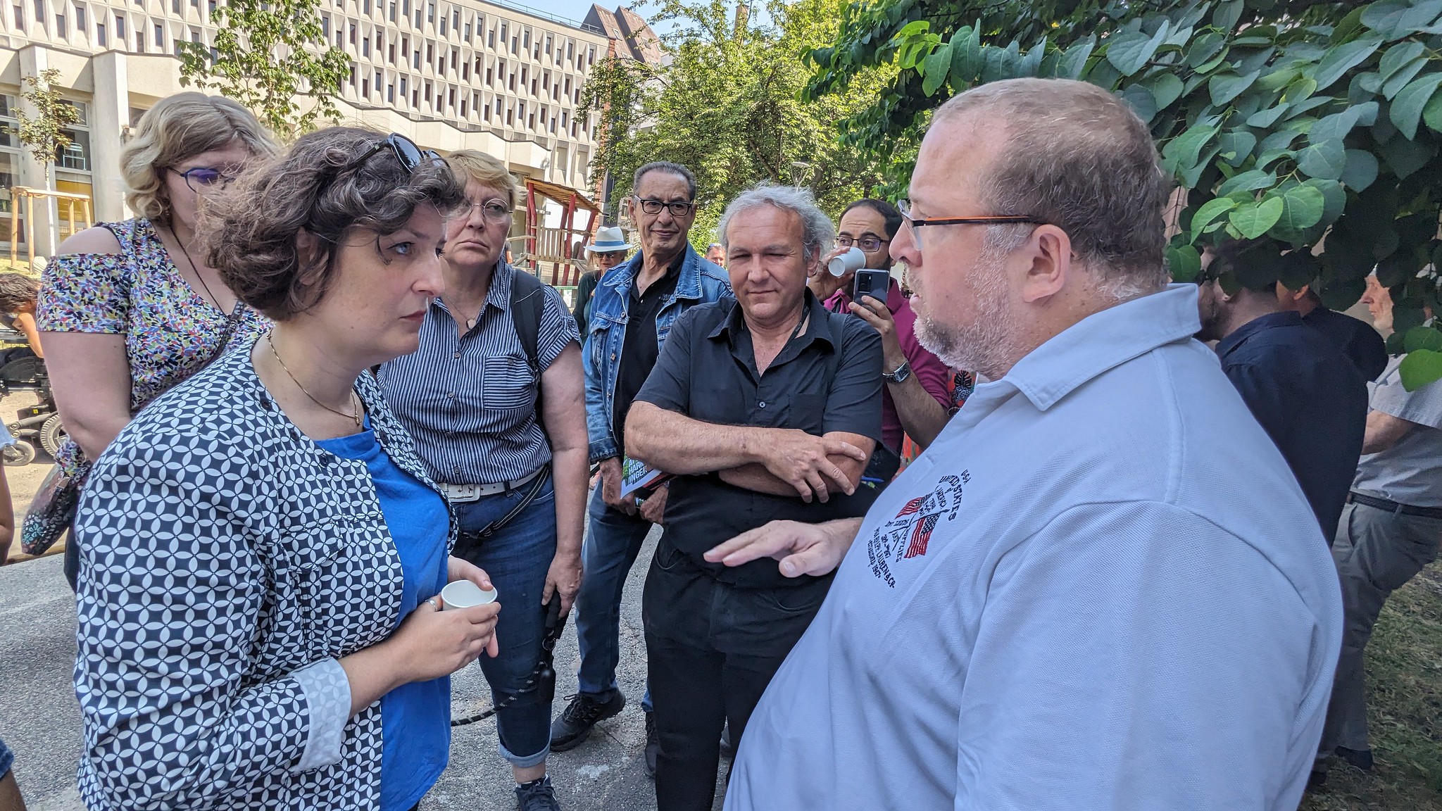 Face à des habitants du quartier Gare, le service après-élections de Jeanne Barseghian