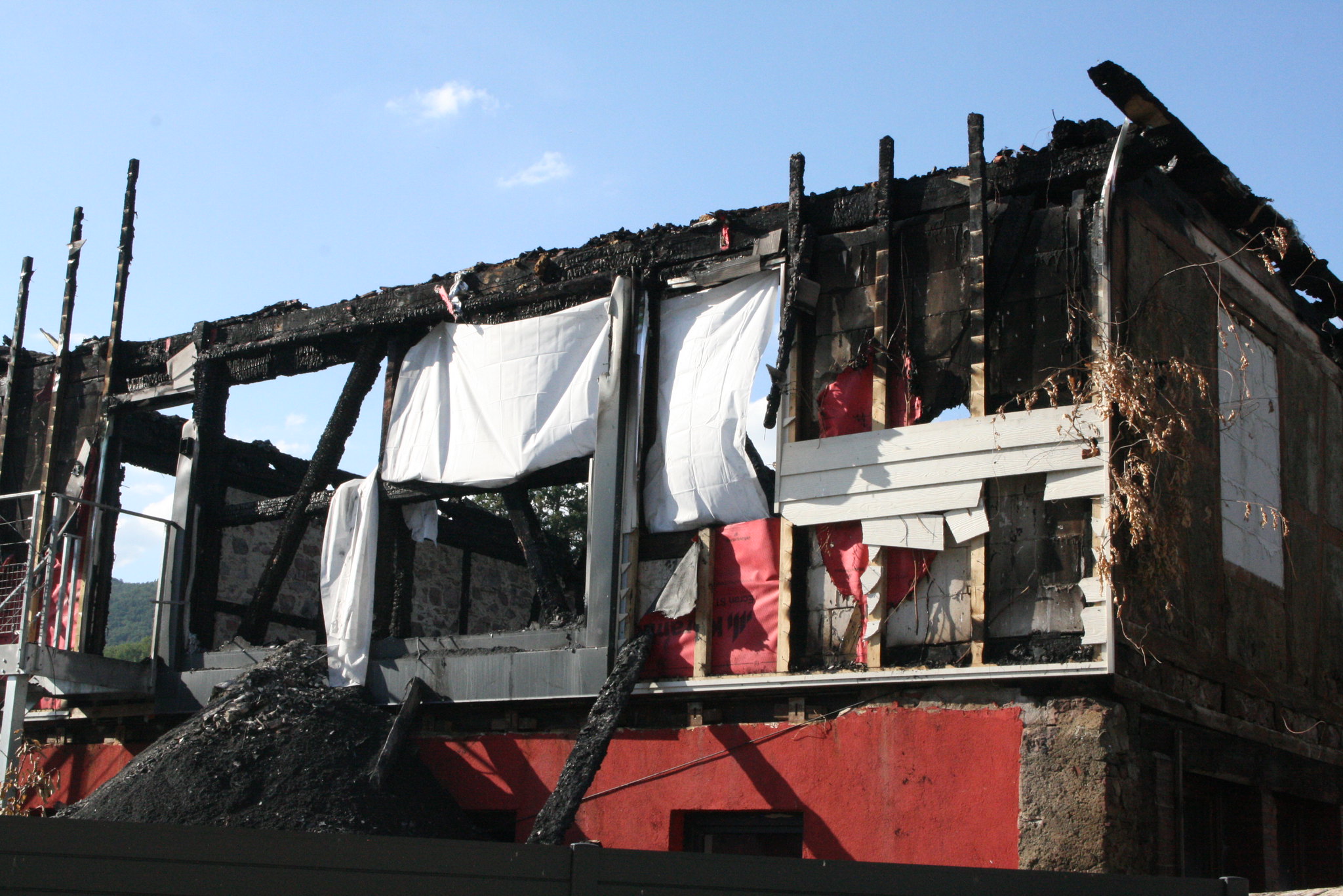 Incendie de Wintzenheim : deux juges d’instruction et une enquête de l’inspection des affaires sociales