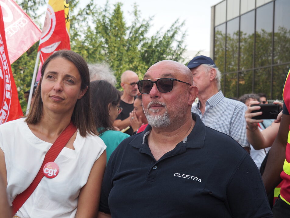 Avec Sophie Binet, des centaines de personnes relancent la mobilisation des ouvriers de Clestra