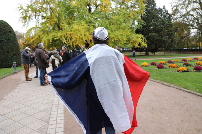 Masquant les discordes politiques, 5 000 Strasbourgeois ont marché contre l’antisémitisme