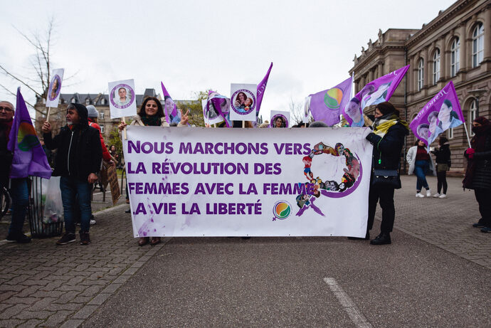 À la manifestation contre les violences sexistes et sexuelles : « Le mouvement #MeToo ne suffit pas »