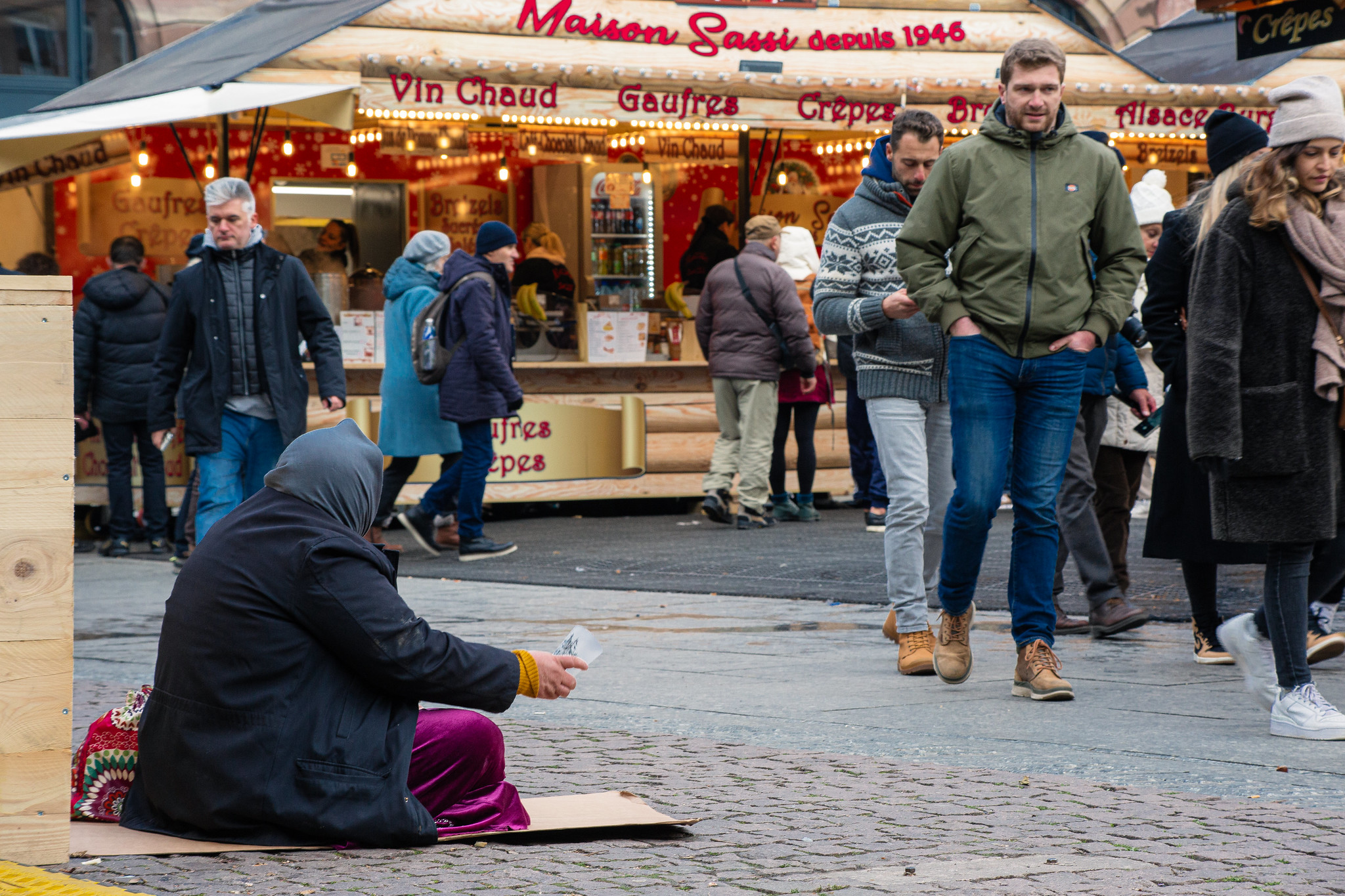 Dans l’ombre du Marché de Noël, les sans-abris n’ont jamais été si nombreux à Strasbourg