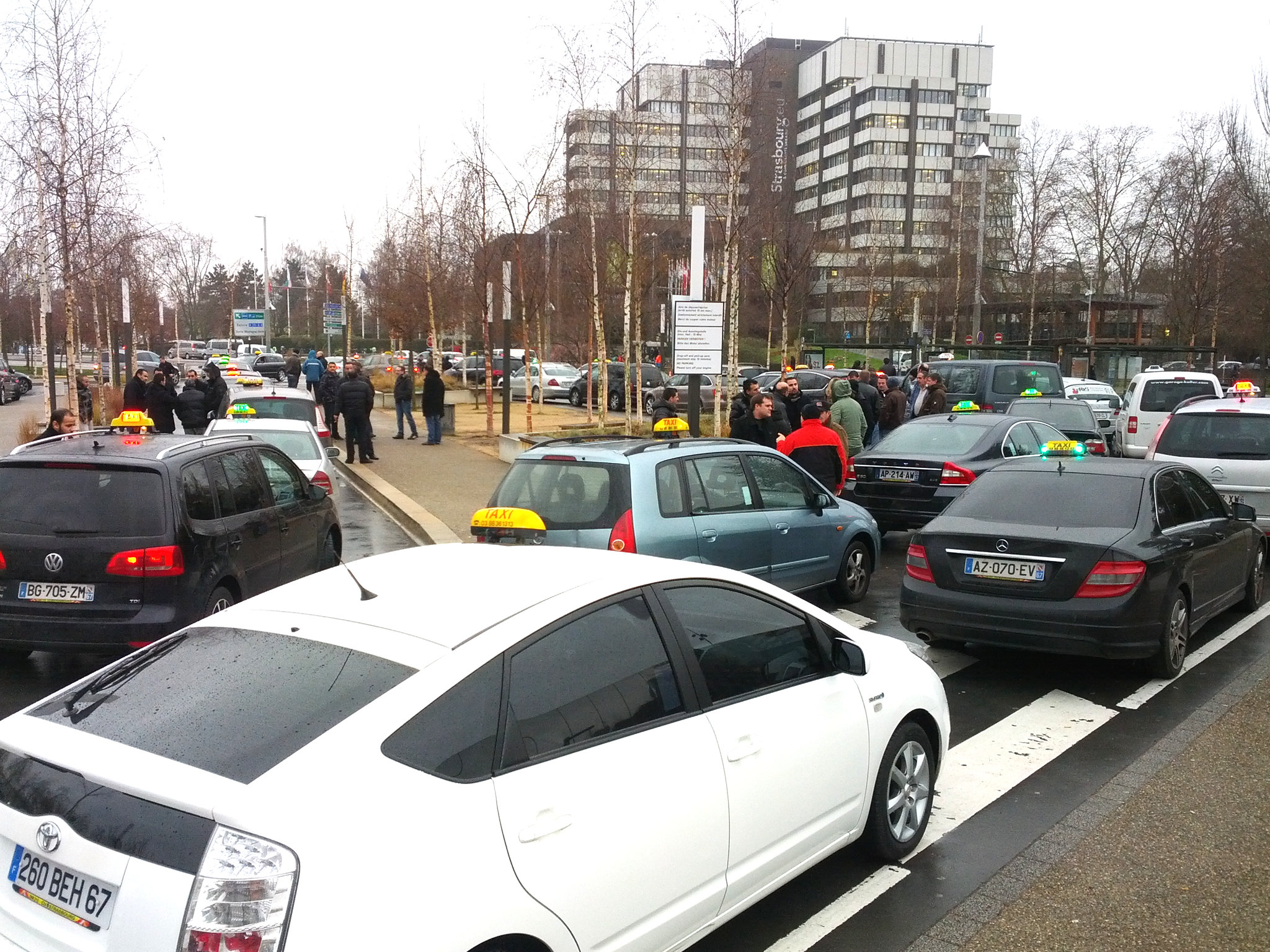 Opération escargot des taxis lundi à Strasbourg