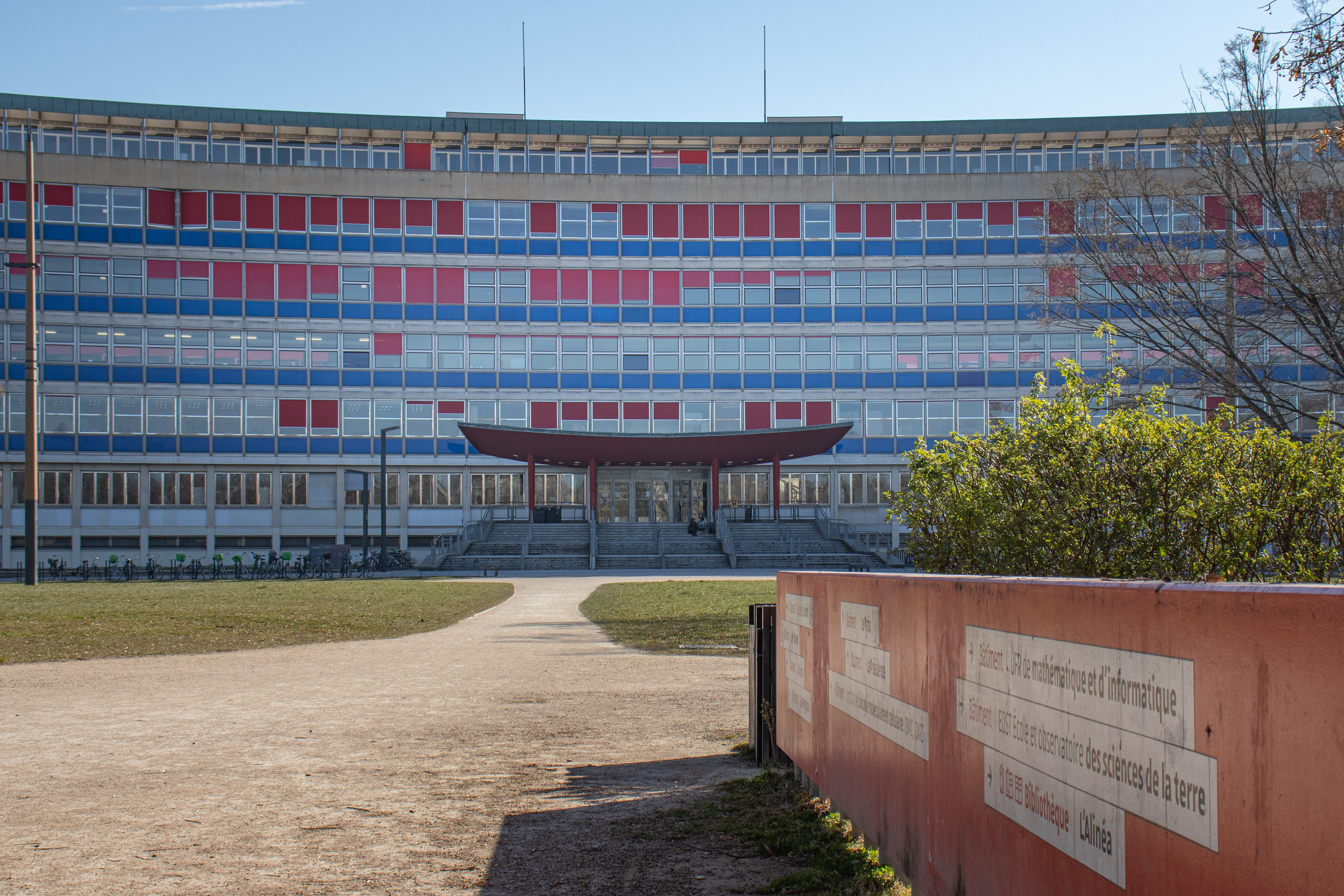 Trois étudiants juifs portent plainte après avoir été agressés sur le campus de l’université
