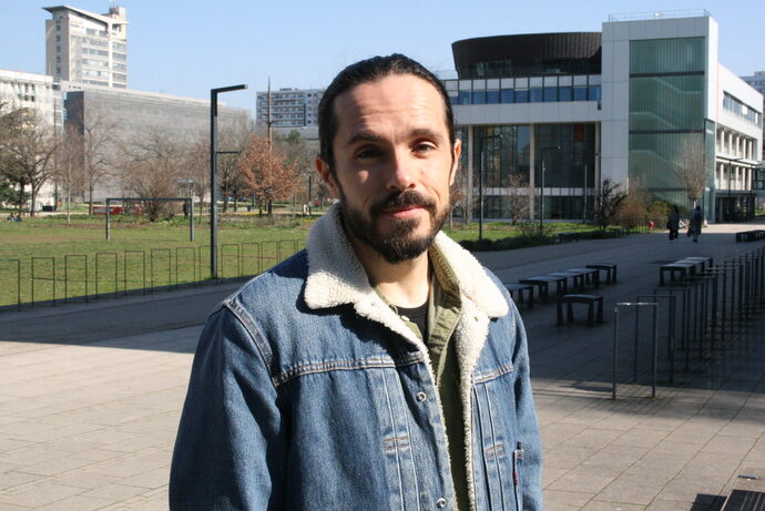 Guilhem Chaubet, chercheur au CNRS, apprend aux protéines à mieux viser les tumeurs