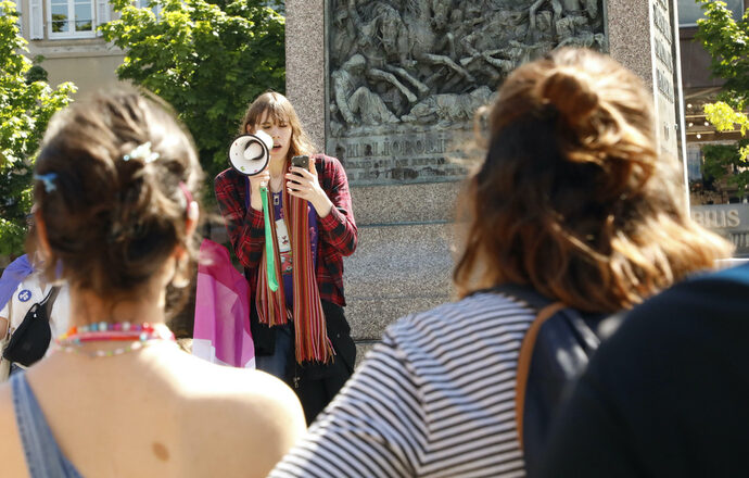 « Si cette loi passe, des enfants vont mourir » : manifestation contre la transphobie samedi 4 mai