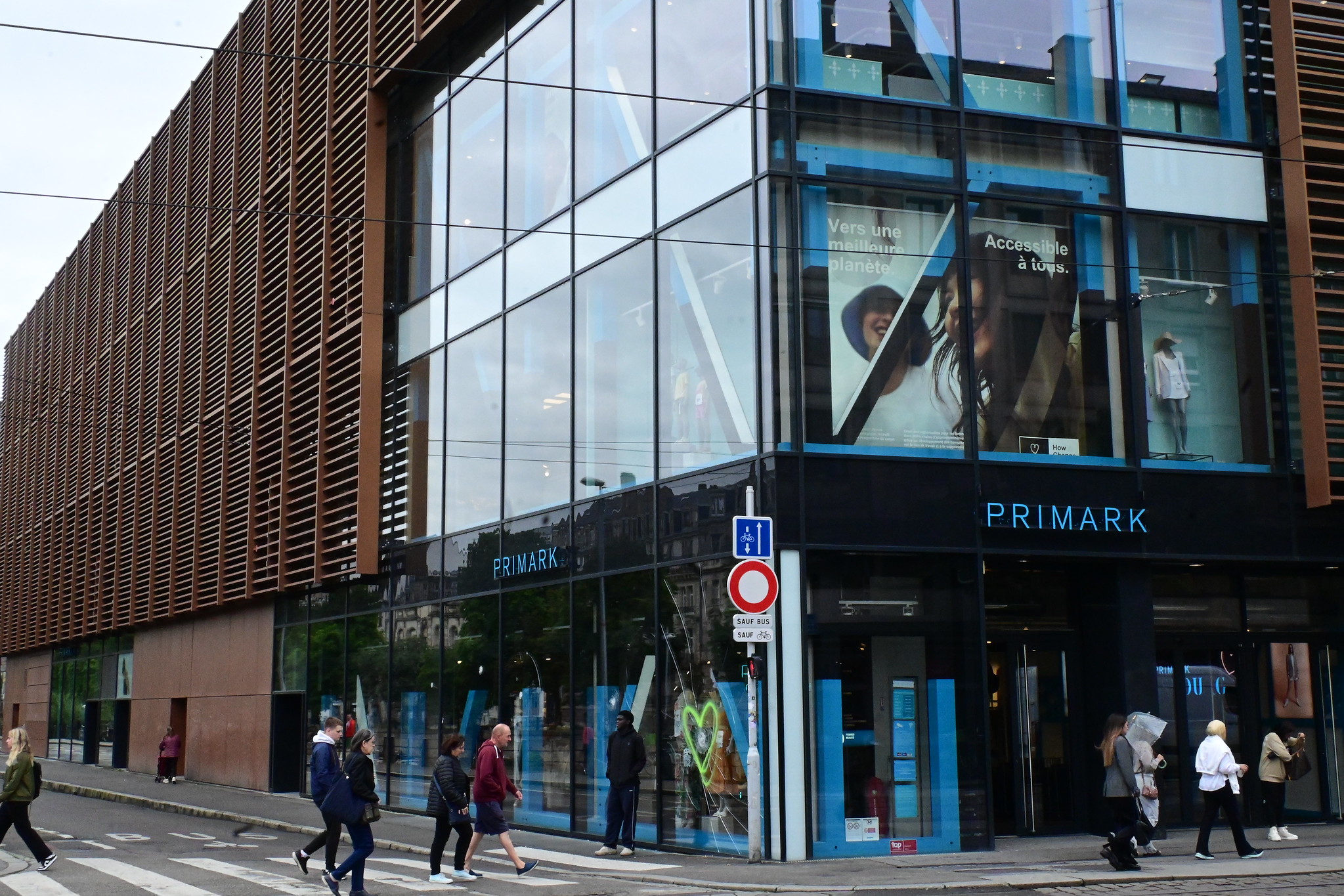 Au Primark de Strasbourg, les salariés « suffoquent à cause de la chaleur »
