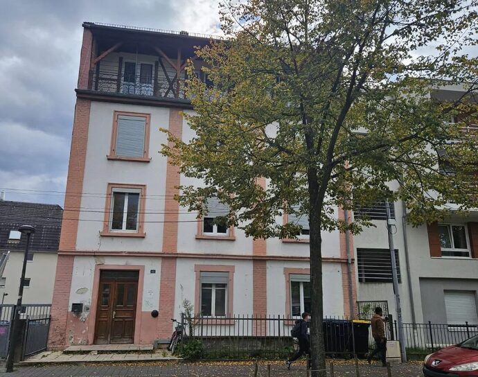 La Ville va ouvrir un bâtiment vide pour loger des familles à la rue