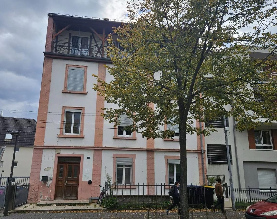 La Ville va ouvrir un bâtiment vide pour loger des familles à la rue