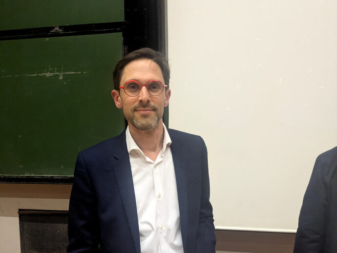 L’Université de Strasbourg s’interroge sur les activités parallèles du professeur Berna