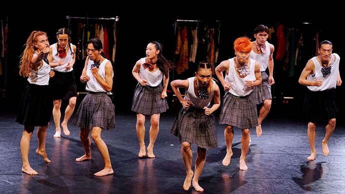 En octobre, de la danse historique, une expo déter et des festivals éloignés