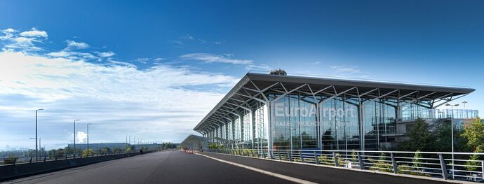 Pollution aux PFAS : l’aéroport verse 10 millions d’euros à Saint-Louis, « du marchandage » selon l’Adra