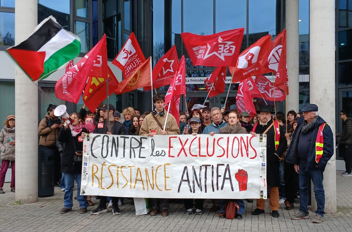 Rassemblement FSE du 17 novembre, Nouveau Patio