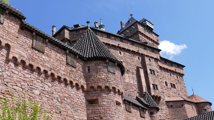 Frédéric Bierry veut ouvrir les portes du château du Haut-Koenigsbourg à la famille Mack