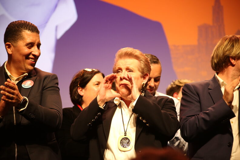 Au Palais des Fêtes, Catherine Trautmann consacre son aventure personnelle pour la mairie