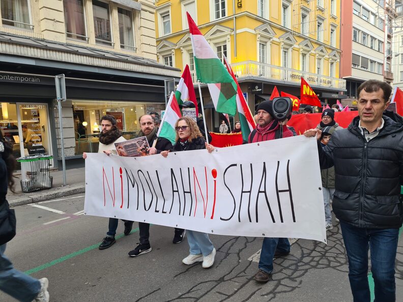 Manifestation contre les frappes des États-Unis et d’Israël en Iran samedi 7 mars